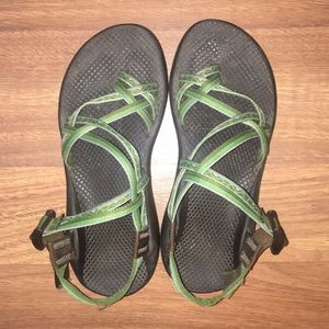 Women’s chacos size 9